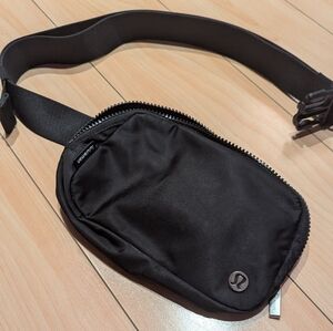 Lululemon Belt Bag Black